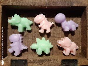 Pack 10 mini dinosaurios de jabón